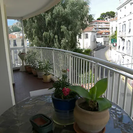 Cute & Spacious Marie Antoinette Apartment Cannes